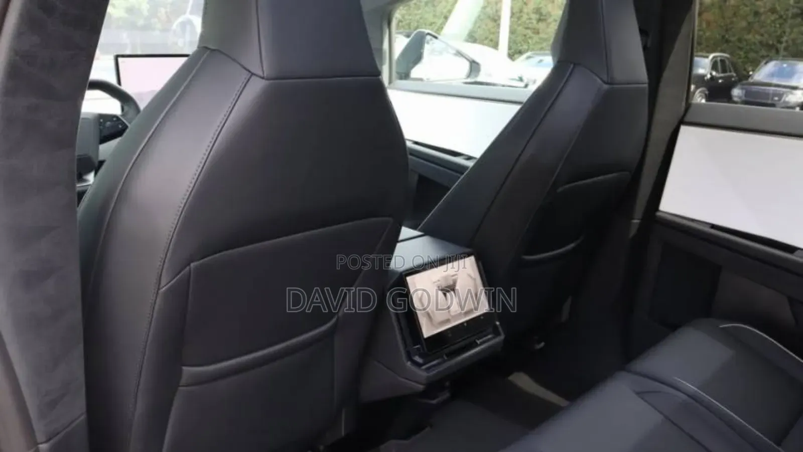 Tesla Model Y 2024 Silver