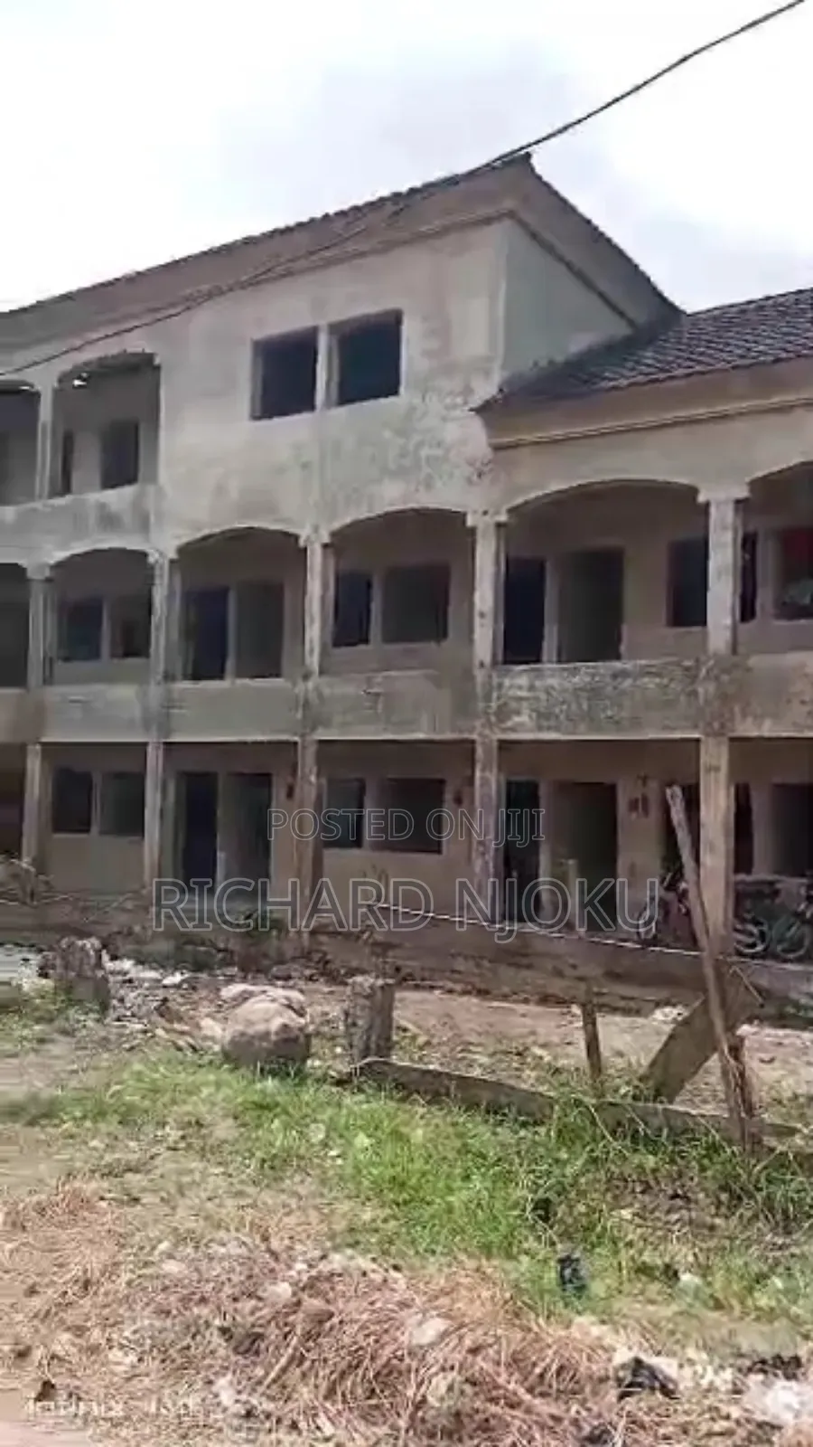Shopping Complex Off Badagry Expressway (B4 Trade-fair), Lag