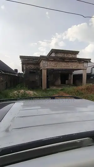 4bdrm Duplex in Royaltor, Benin City for sale