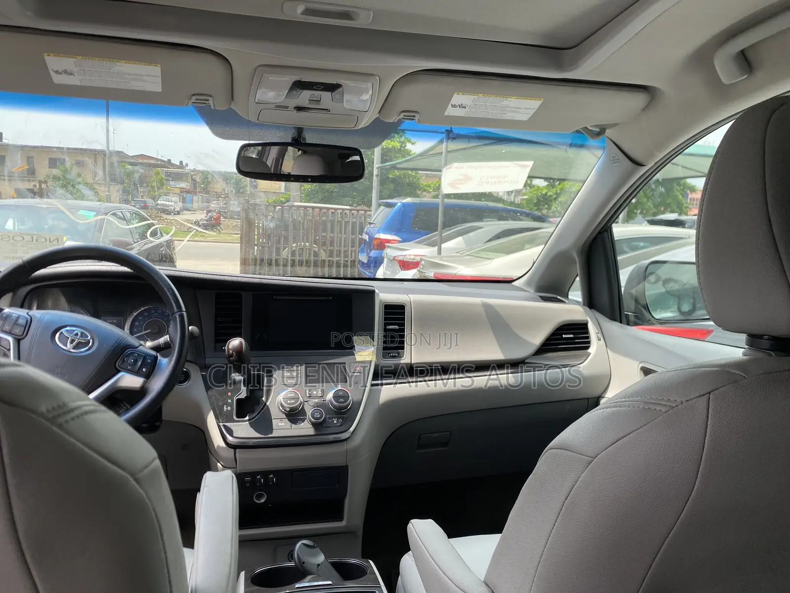 Toyota Sienna 2017 Silver