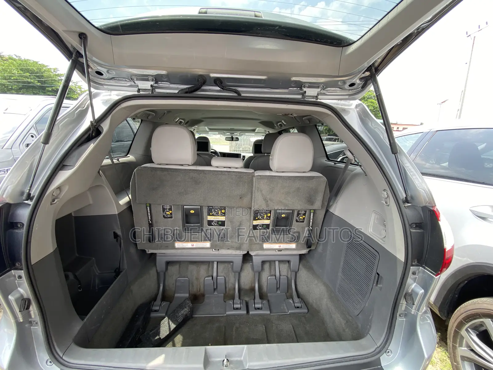 Toyota Sienna 2017 Silver