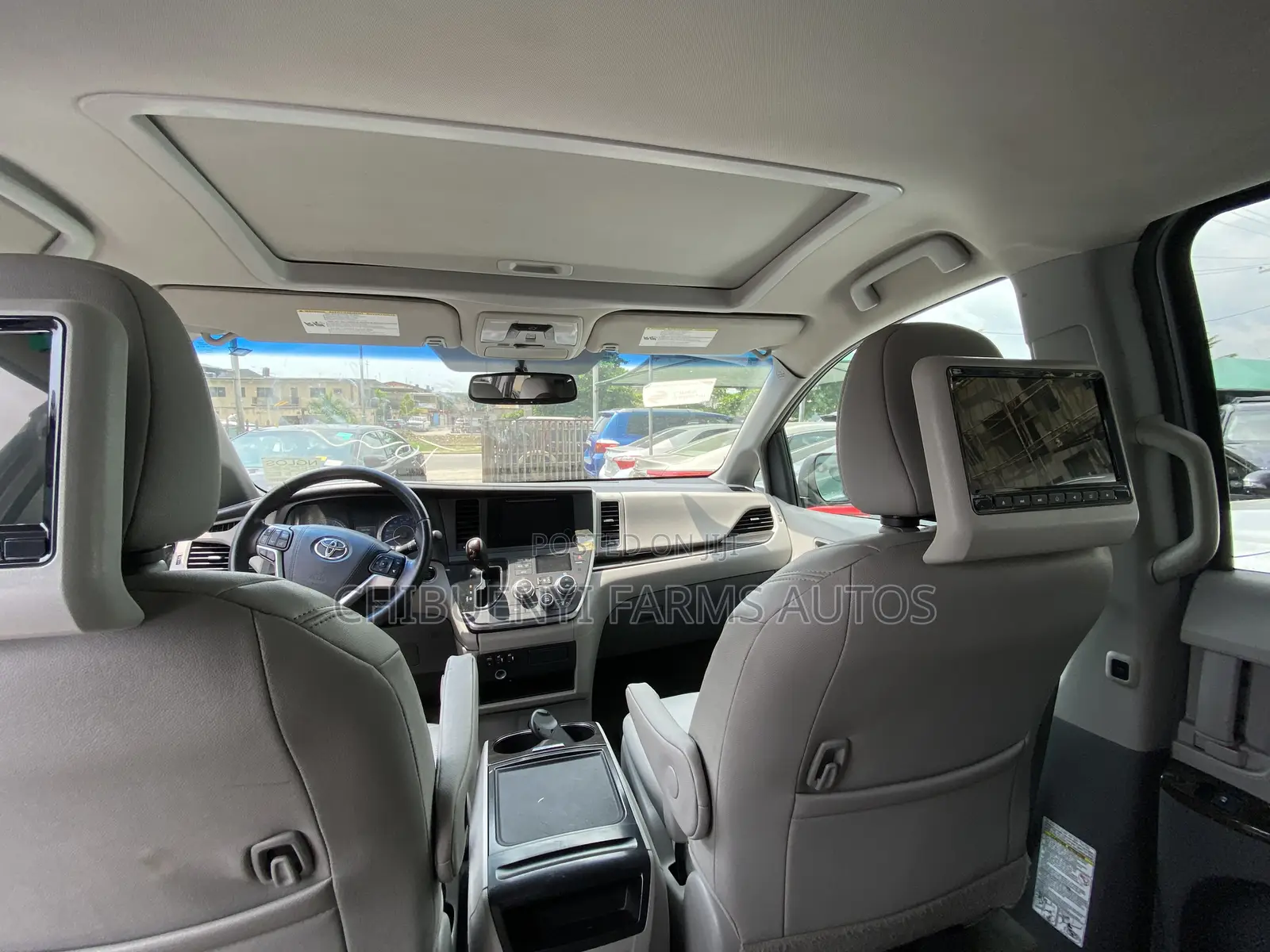Toyota Sienna 2017 Silver