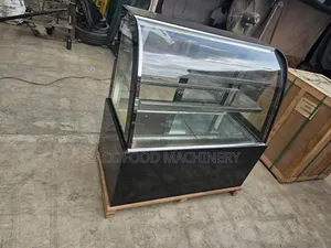 Standing Curved Glass Cake Display Chiller (4ft)
