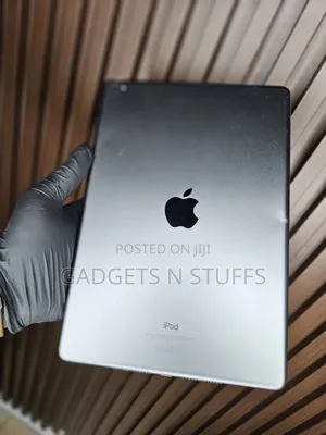 Apple iPad 10.2 (2019) 32 GB Gray