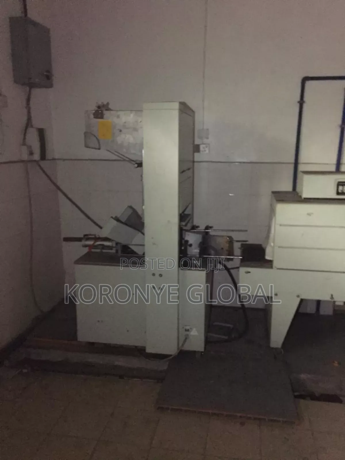 Auto Shrink Nylon Packaging Machine