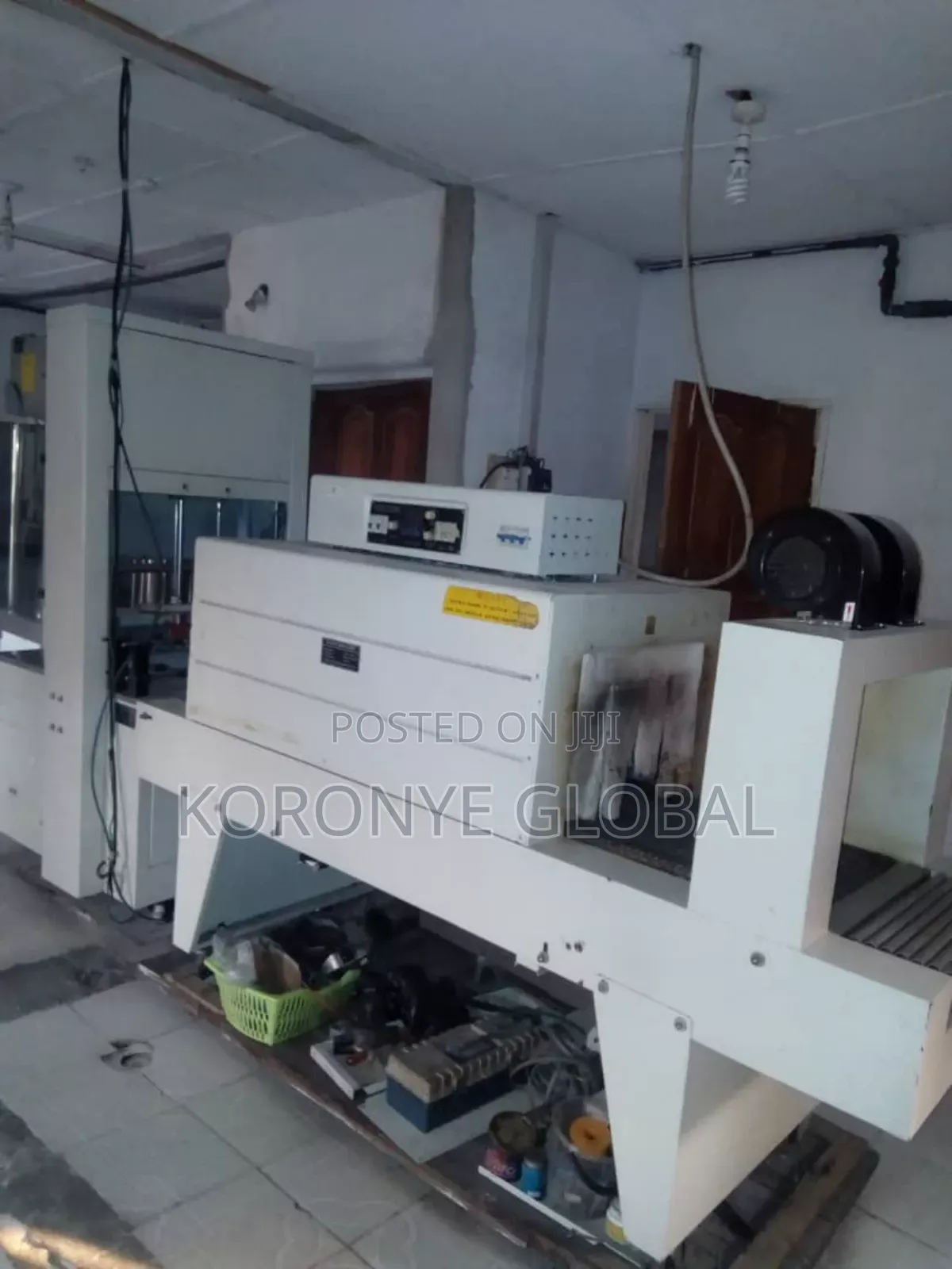 Auto Shrink Nylon Packaging Machine