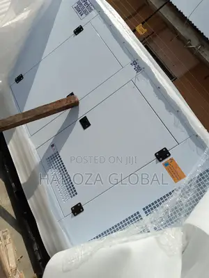 Silent-Operation 200kva Soundproof Perkins Generator