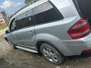 Mercedes-Benz GL-Class 2009 Silver