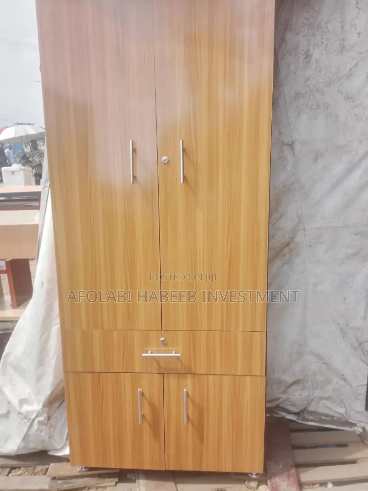 Wardrobe/Cupboard