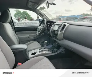 Toyota Tacoma PreRunner V6 4dr Access Cab 6.1 ft. SB (4.0L 6cyl 5A)
