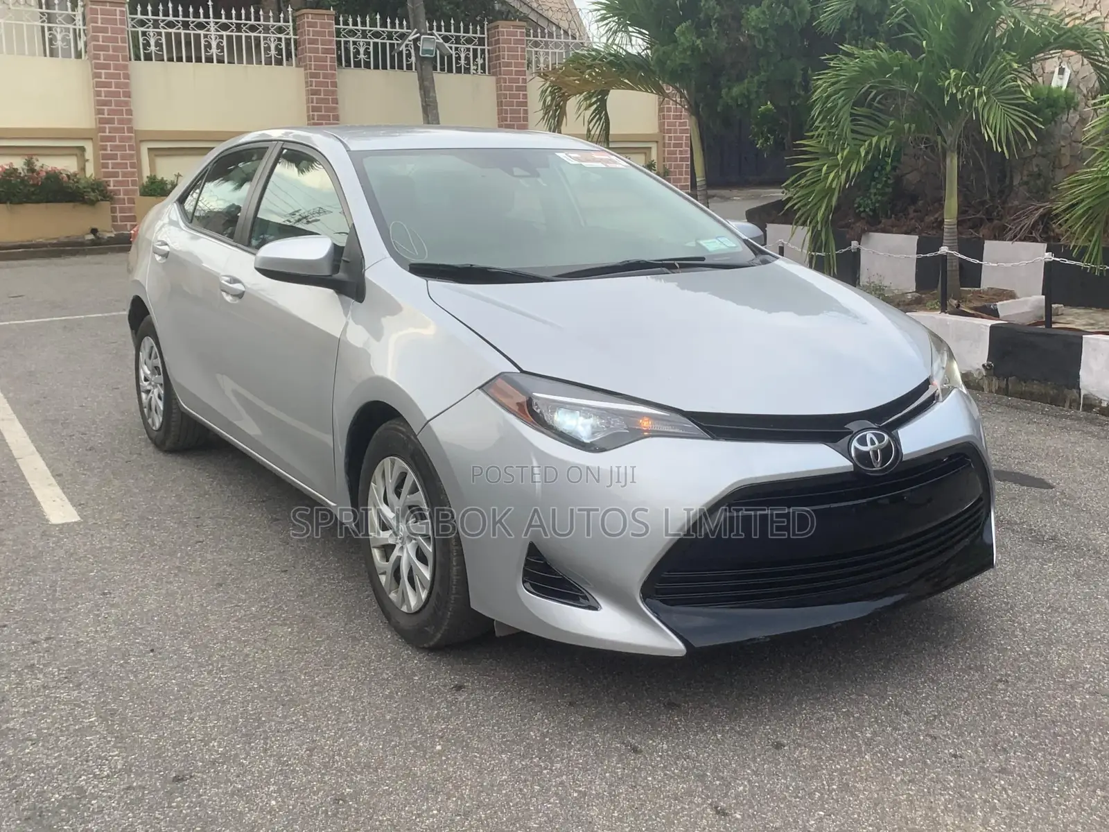 2017 Toyota Corolla LE ECO 4dr Sedan (1.8L 4cyl CVT)