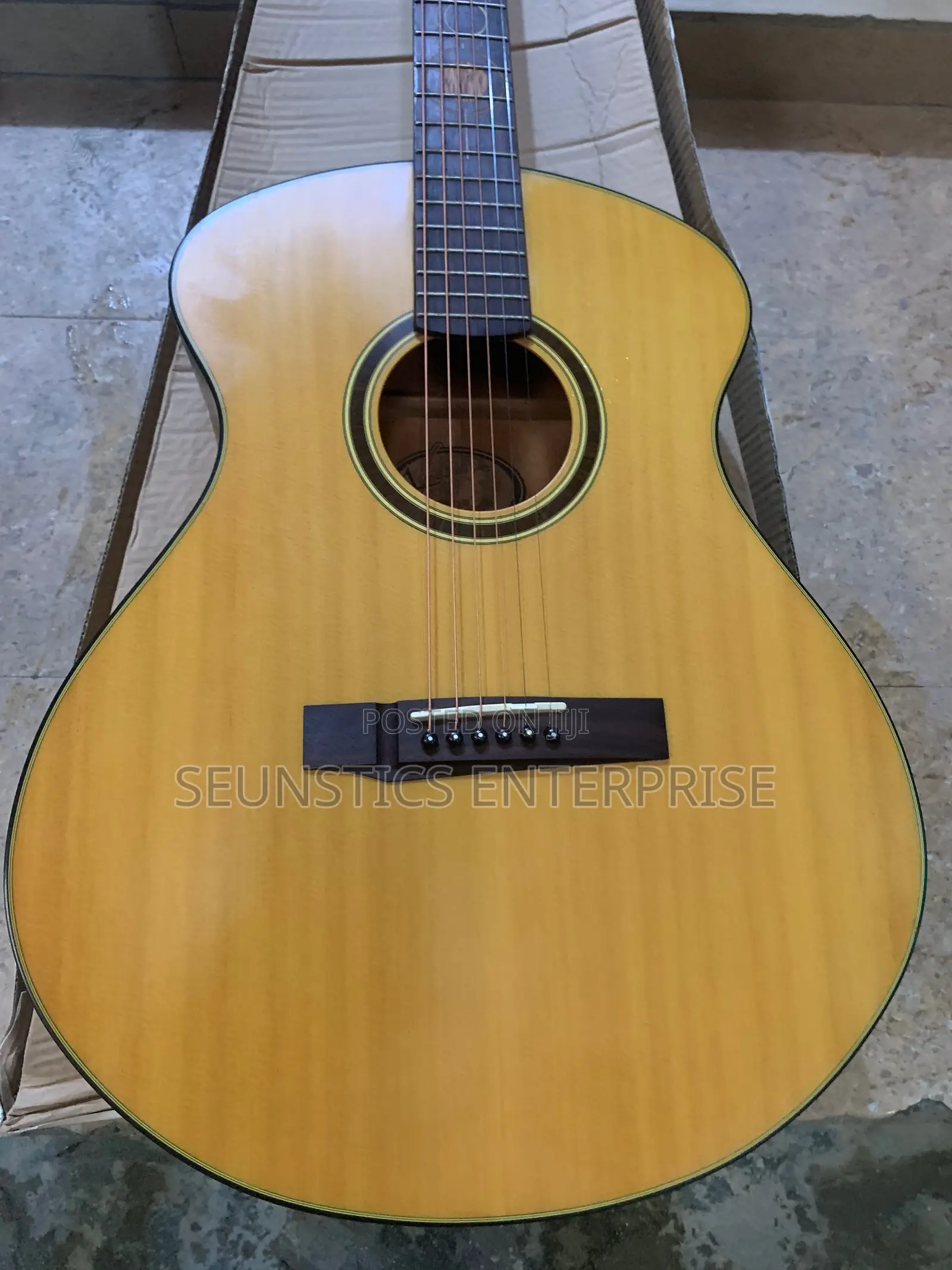Quality Andrew White Pure Acoustic Guitar
