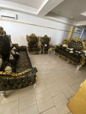 Parlour Rate Luxury Sofa