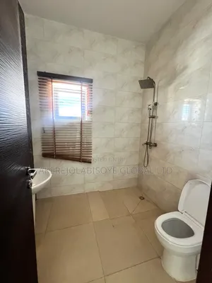 4bdrm Duplex in Jahi Gilmore for rent