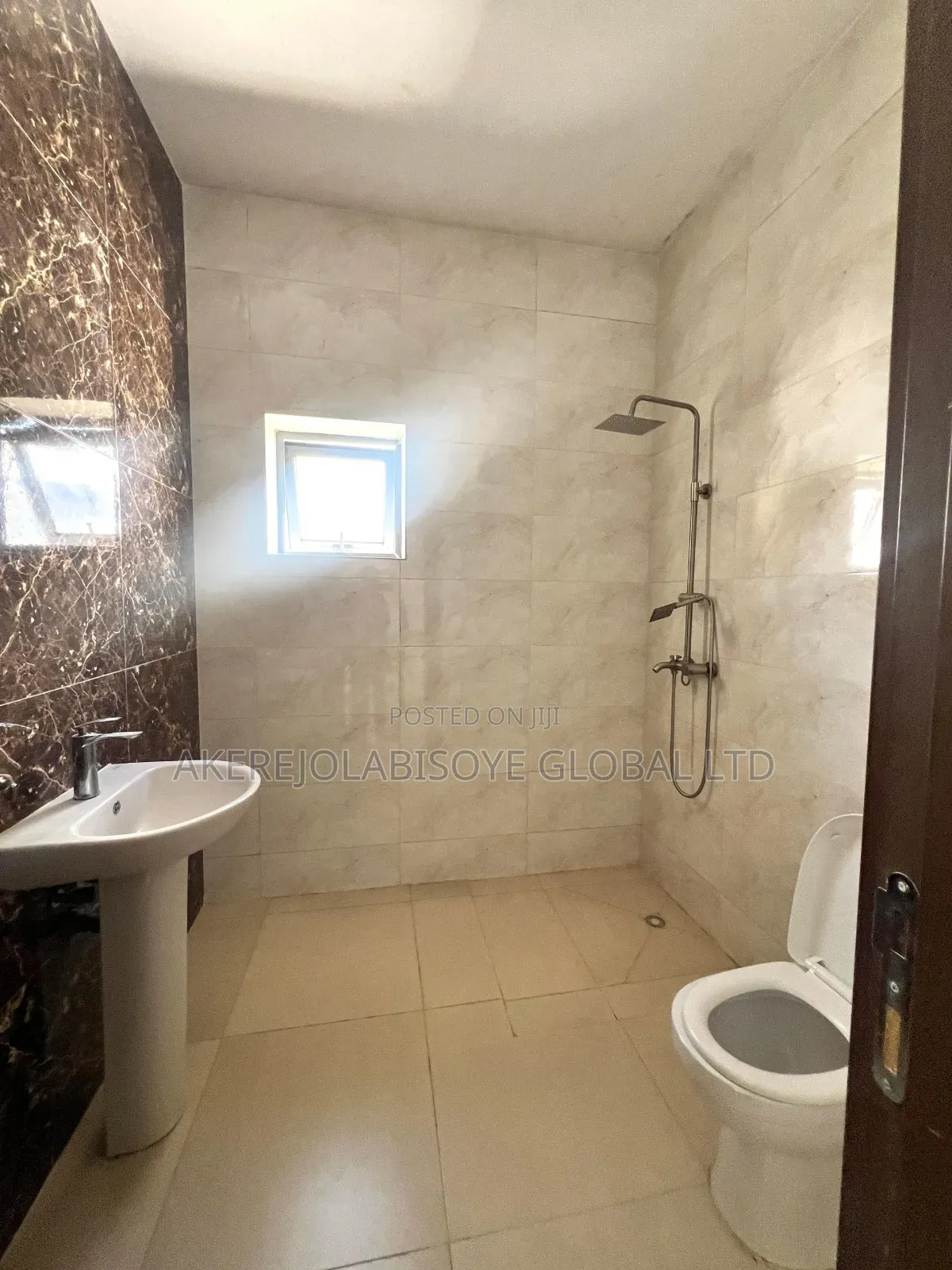 4bdrm Duplex in Jahi Gilmore for rent
