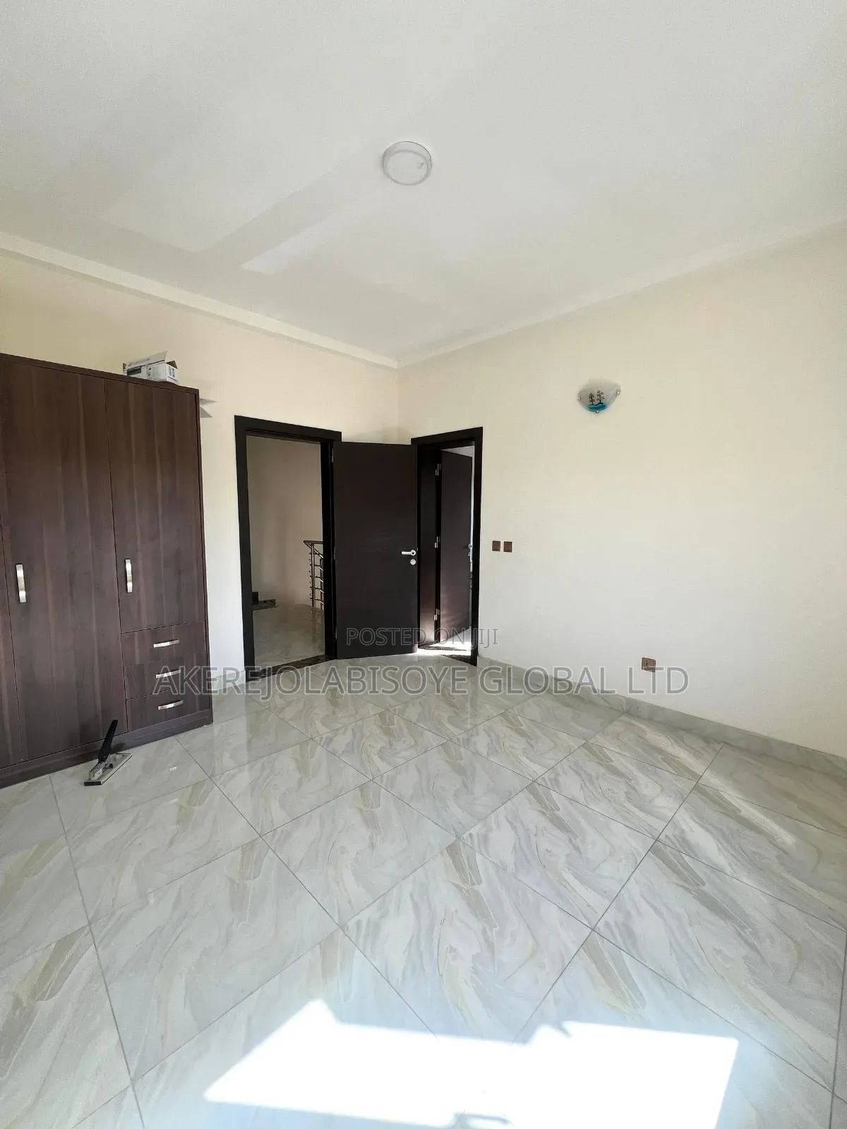 4bdrm Duplex in Jahi Gilmore for rent