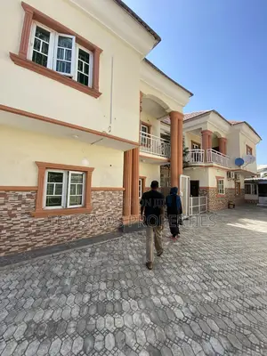 3bdrm Duplex in Dawaki for rent