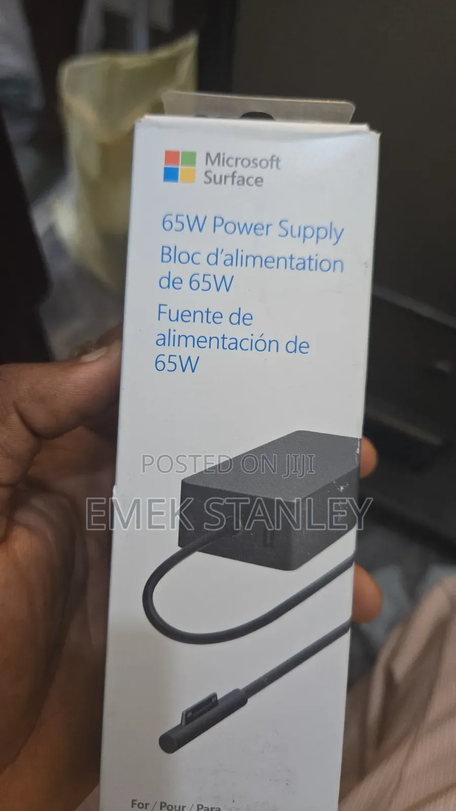 65W Power Supply
Bloc d'Alimentation
De 65W
Fuente