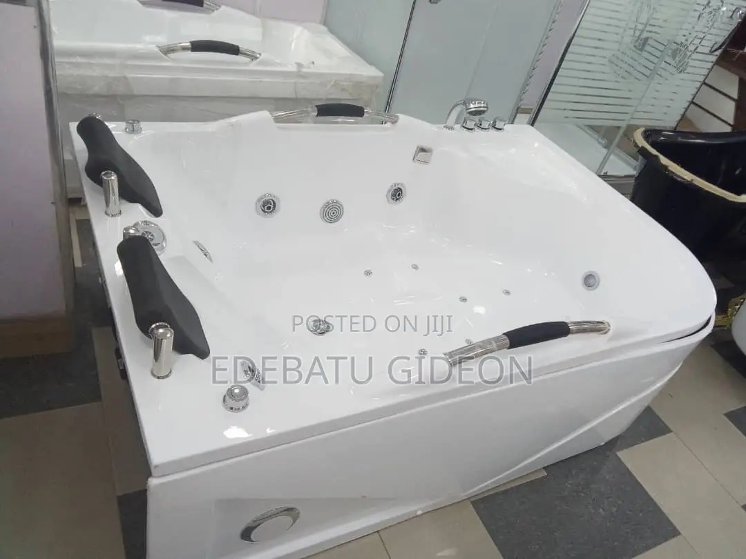 Dualistic Jacuzzi Bathrooms