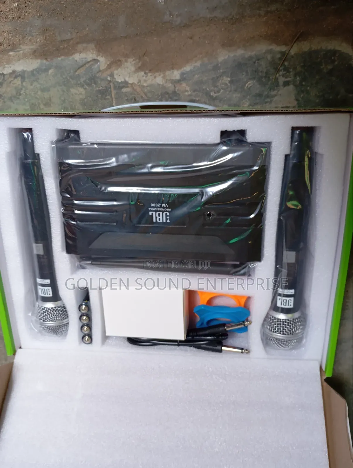 Professional JBL Wireless Microphone Vm2000