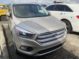 Ford Escape Titanium 4x4 2017 Gold