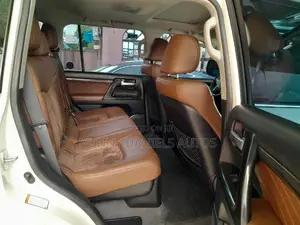Toyota Land Cruiser 4.6 V8 GXR 2020 White
