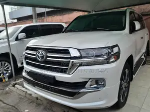 Toyota Land Cruiser 4.6 V8 GXR 2020 White