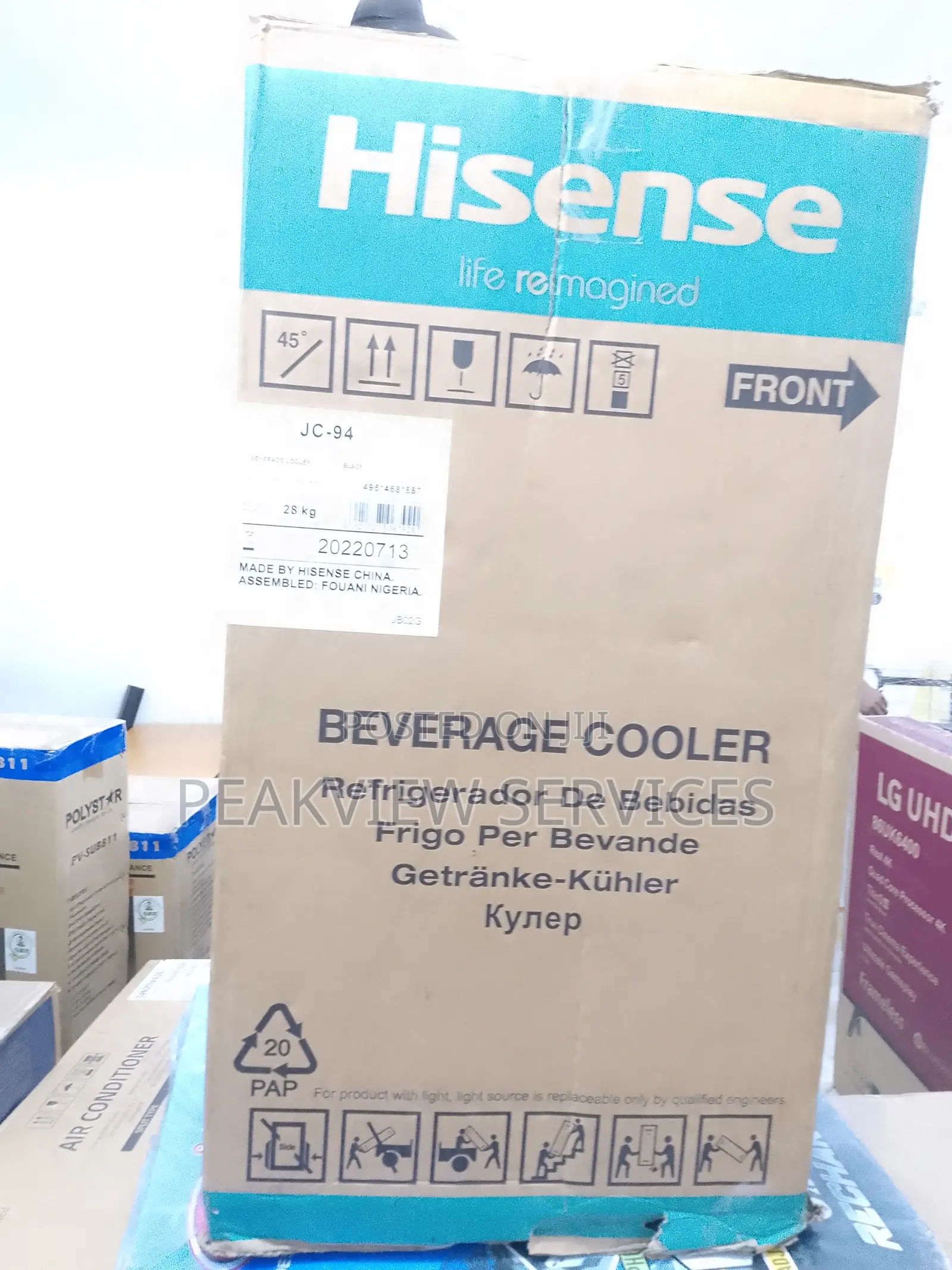 Inside LED Light Hisense 91L Beverage Cooler Refrigeratofr