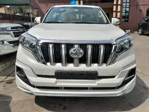 Toyota Land Cruiser Prado 2017 White