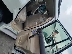 Toyota Land Cruiser Prado 2017 White