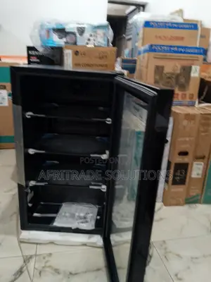 Light -Weight Hisense 91L Beverage Cooler 0908
