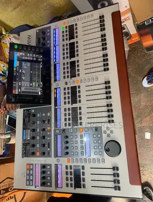 Wing Digital Mixer 48 Channels