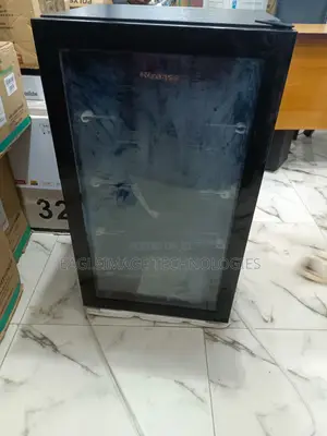Expert-Approved Hisense 91L Jc-94 Glass Door Beverage Cooler