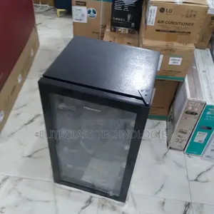 Hisense Easy Chill 91L Glass Door Beverage Cooler