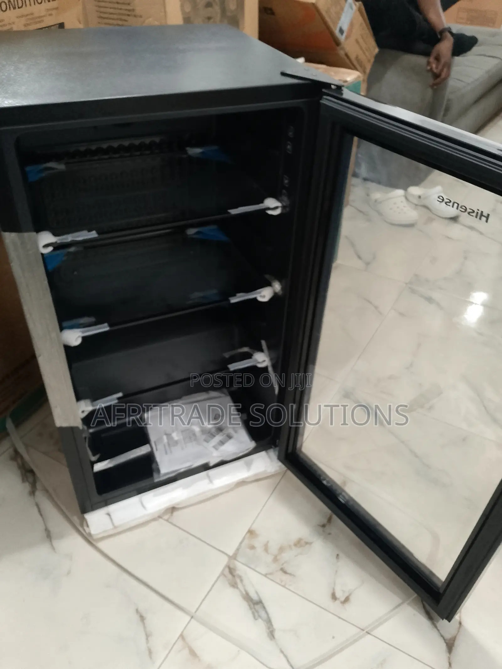 Top-Pick Hisense Beverage Cooler 91L Chiller 09023