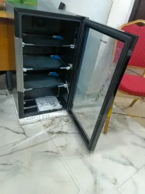 Robust Design Hisense 91L Jc-94 Glass Door Beverage Cooler