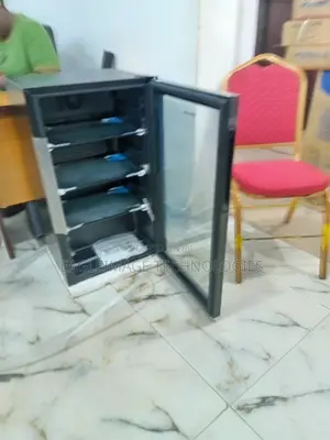 Very Quiet Hisense 91L Jc-94 Glass Door Beverage Cooler