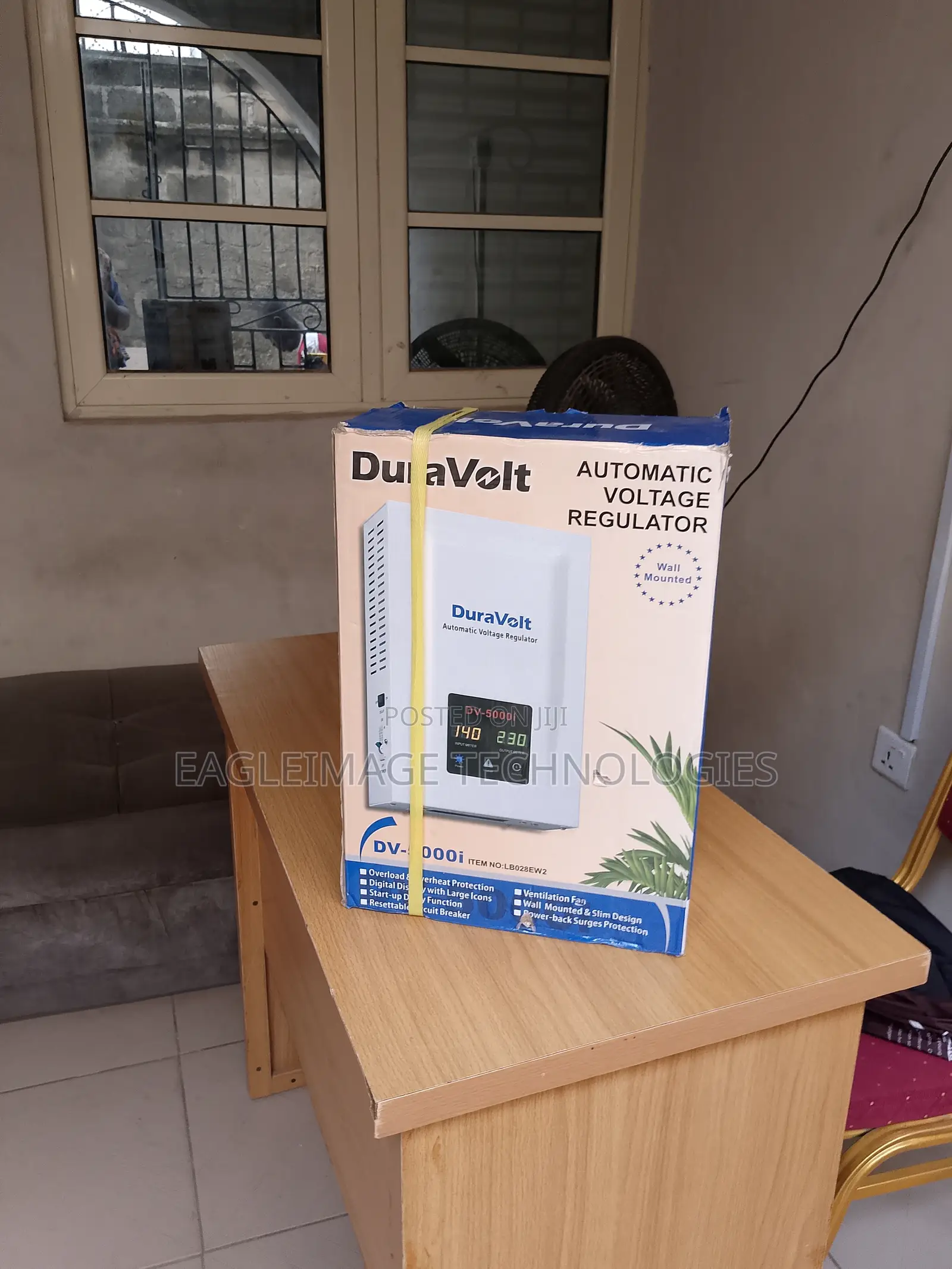 Longrunning Duravolt 5000W Wall-Mounted Voltage Regulator