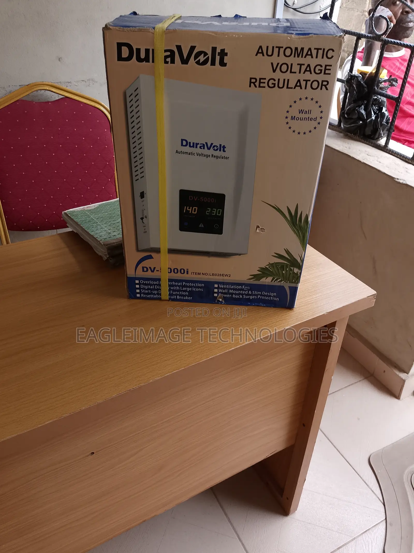 Solid Quality Duravolt 5000W Wall-Mounted Voltage Reulator