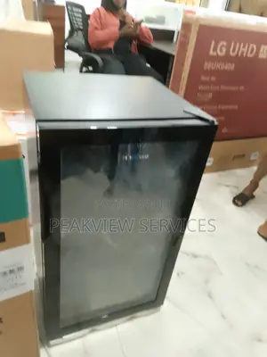 Stay Cool 91L Hisense Beverage Cooler Refrigerator