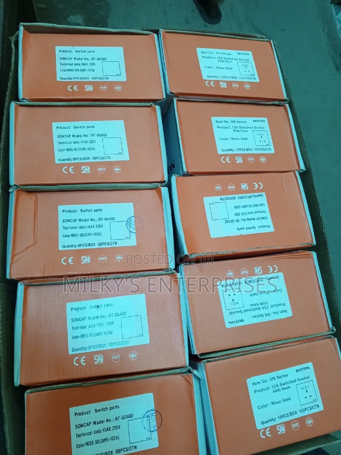 13A Boton Single Socket (Golden Color)