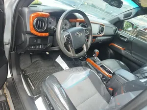 Toyota Tacoma TRD Sport 2018 Silver