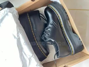 Photo - Unisex Dr Martens Double Sole Small Feet Shoes 35-40