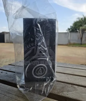Audio Technica Athm40x Mixing and Monitoring Headphones