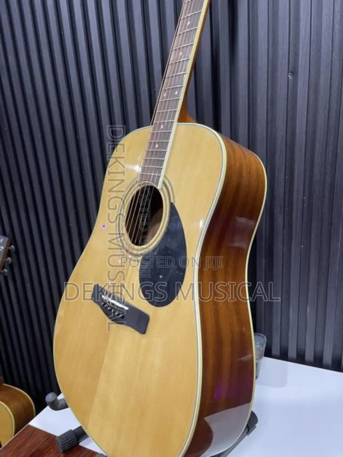 Greg Bennett Acoustic Guitars