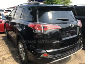 Toyota RAV4 Limited AWD (2.5L 4cyl 6A) 2017 Black