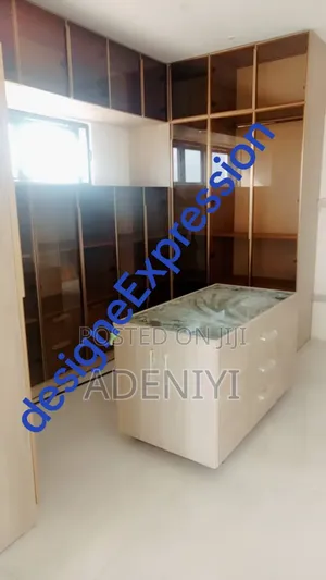 Walk in Closet ( Wardrobe)