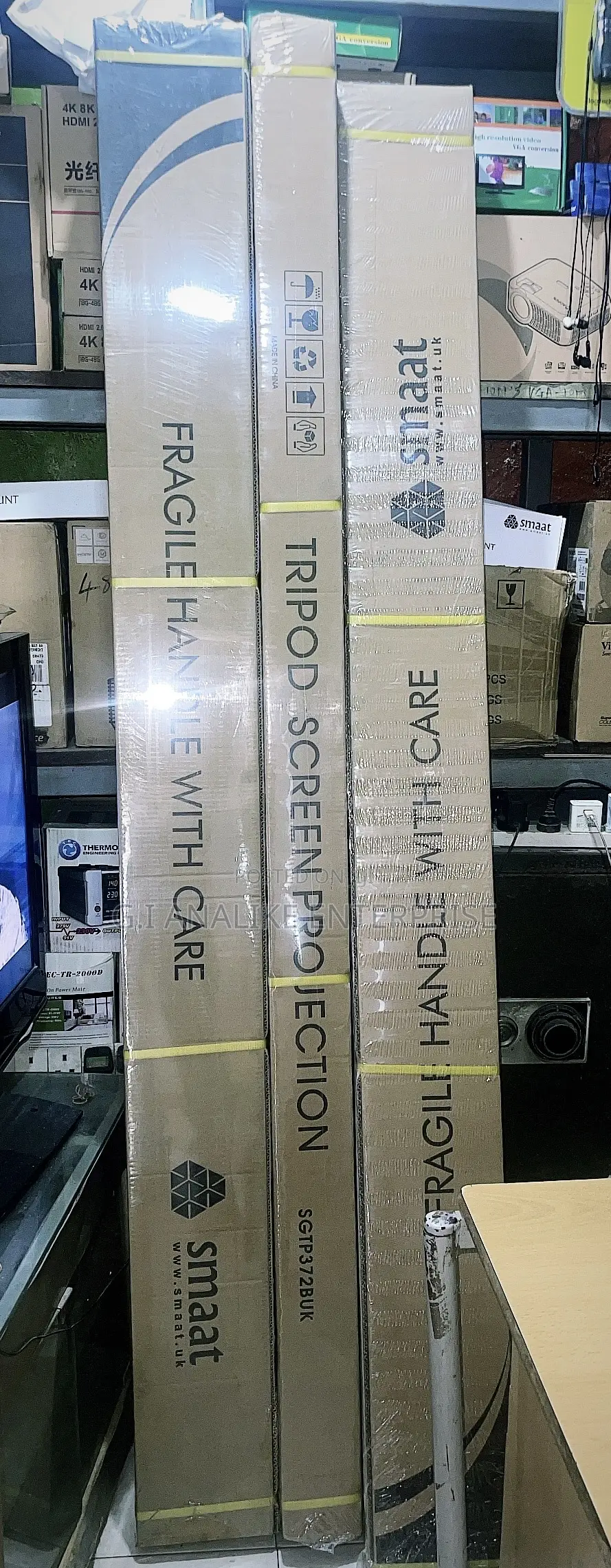 Smaat Tripod Screen 72” by 72”.