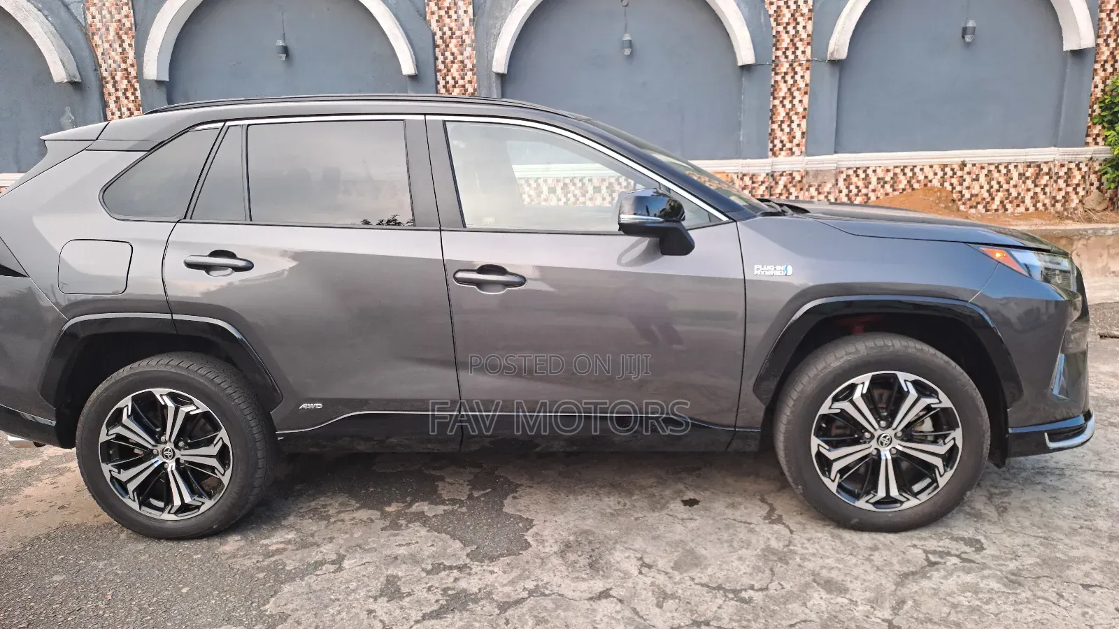 Toyota RAV4 2023 Gray