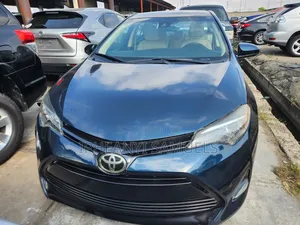 Toyota Corolla LE Eco (1.8L 4cyl 2A) 2018 Green